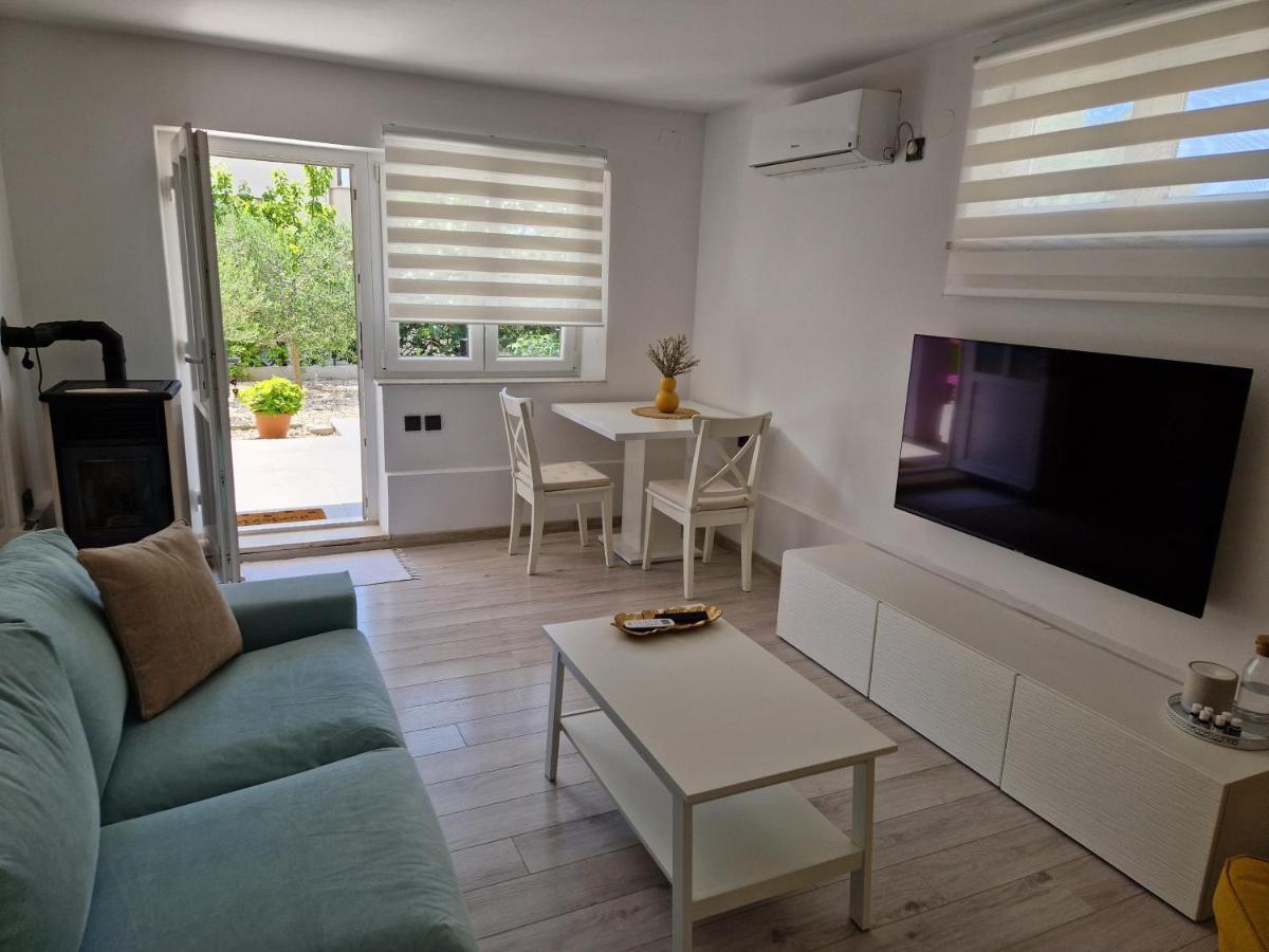 Apartman Jurjevic Кърк Екстериор снимка